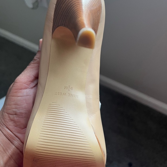 Beautiful pair of heels by Nine West tan/beige in color size 10 only worn twice. - Picture 3 of 3